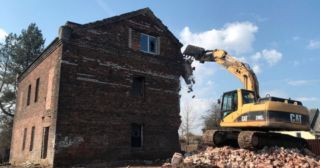 Демонтаж кирпичного дома Стрежевой, цена от 2975 руб.