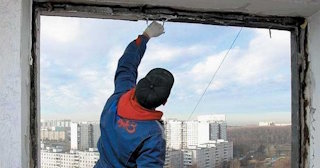 Демонтаж остекления балкона в Стрежевом - цена от 575 руб. - Сварной-Стж